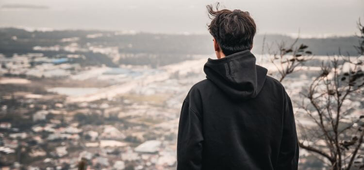 How to style a black hoodie